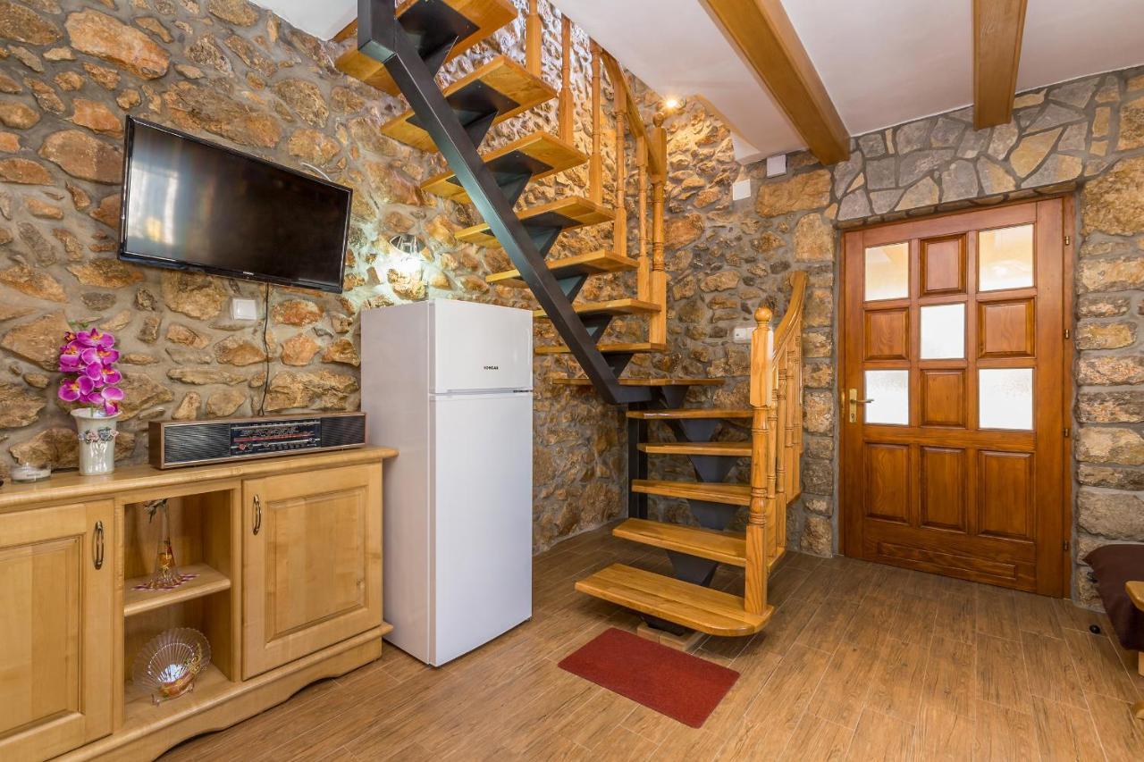 Holiday Home Vrh Exterior photo